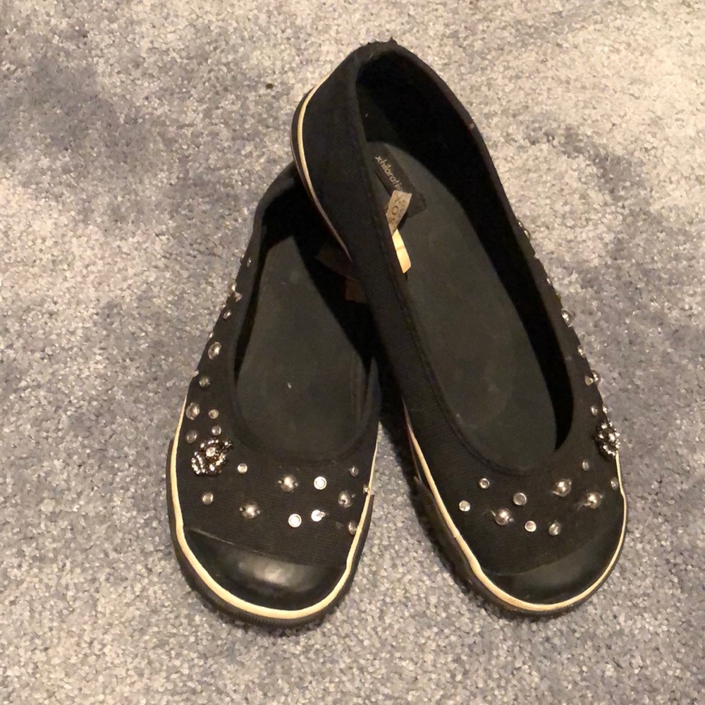 Xhilaration Size 5 Black studded flats